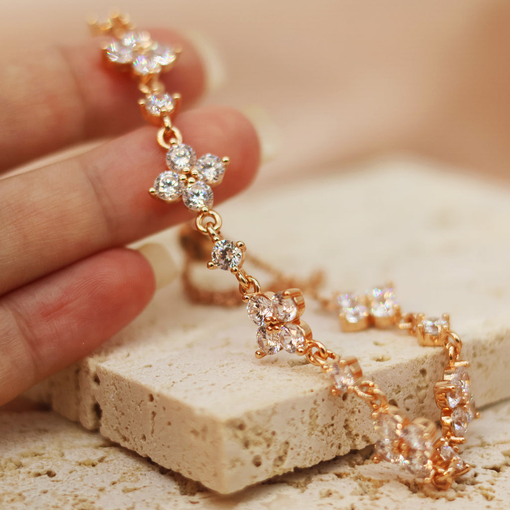 Moissanite bracelet, lab-created moissanite diamonds, plated with 18K rose gold, adjustable four-leaf clover bracelet, women's gift