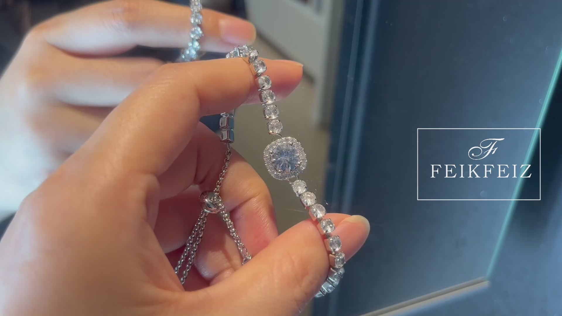 Moissanite tennis bracelet, 2CT 8mm lab-created moissanite diamonds, rhodium-plated, adjustable silver and white gold bracelet for women, stylish, jewelry gift.